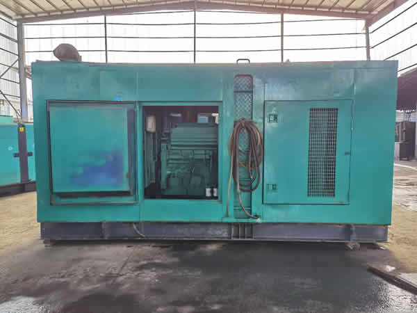 鈦科光電300KW發(fā)電機保養(yǎng)
